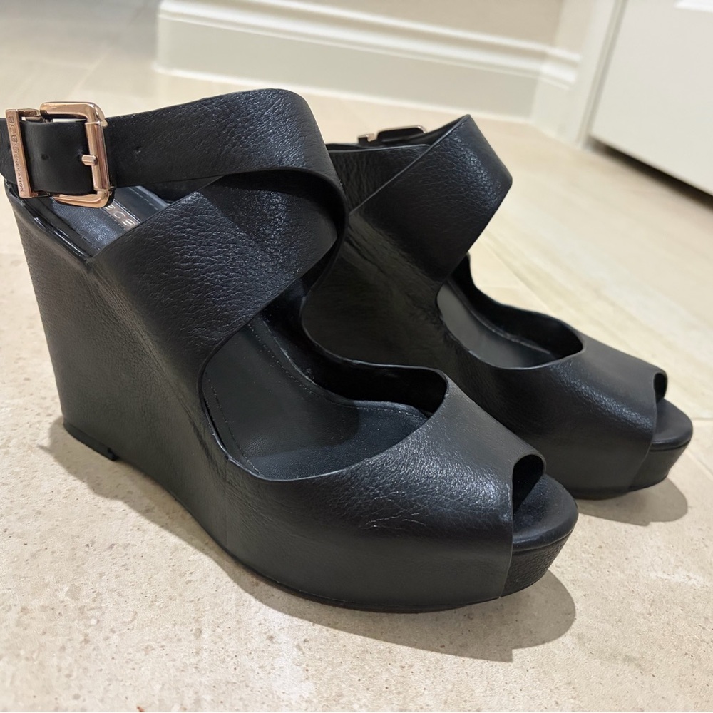 BCBGeneration - Black Wedge